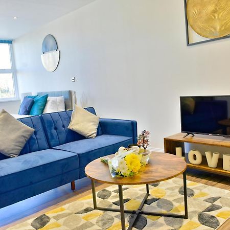 Stunning Apartment Near Citycentre & Oracle レディング エクステリア 写真