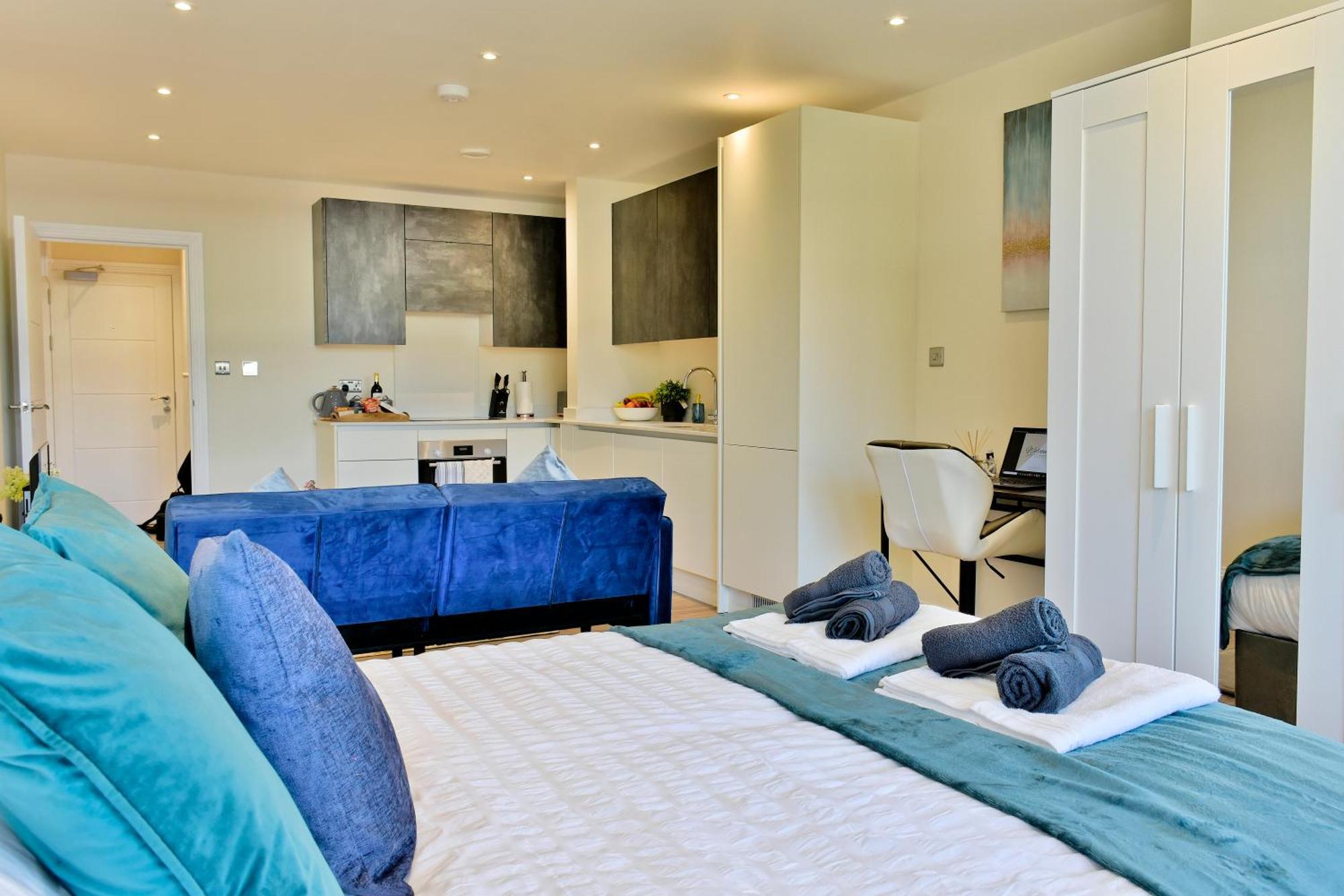 Stunning Apartment Near Citycentre & Oracle レディング エクステリア 写真
